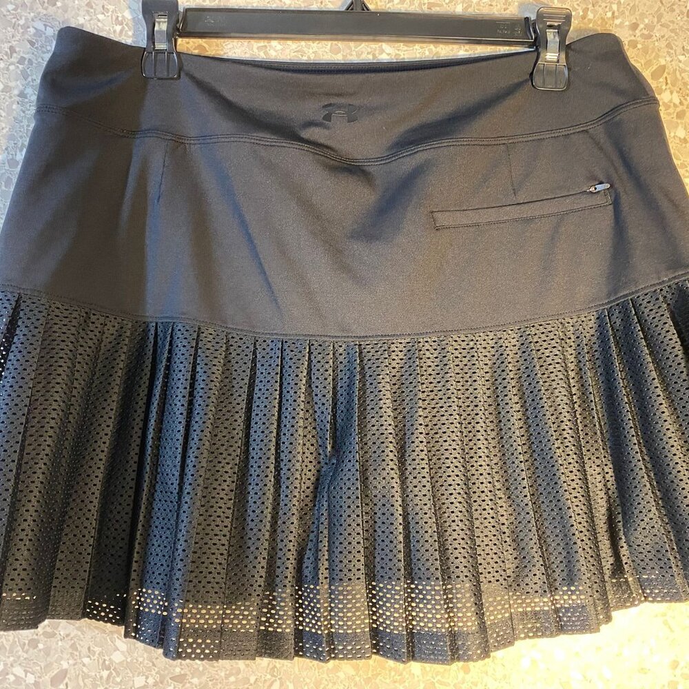Black Sporty Skirt – Size L ✨